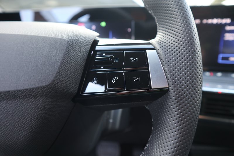 OPEL Astra Edition/Sitzheizung/Kom.-Pak/RÜ-KAM LED