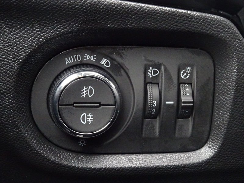 OPEL Corsa Edition Winter-/Komfort-/Tech Paket Autom.