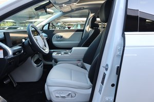 HYUNDAI IONIQ 9 UNIQ 4WD 6-Sitzer Pano