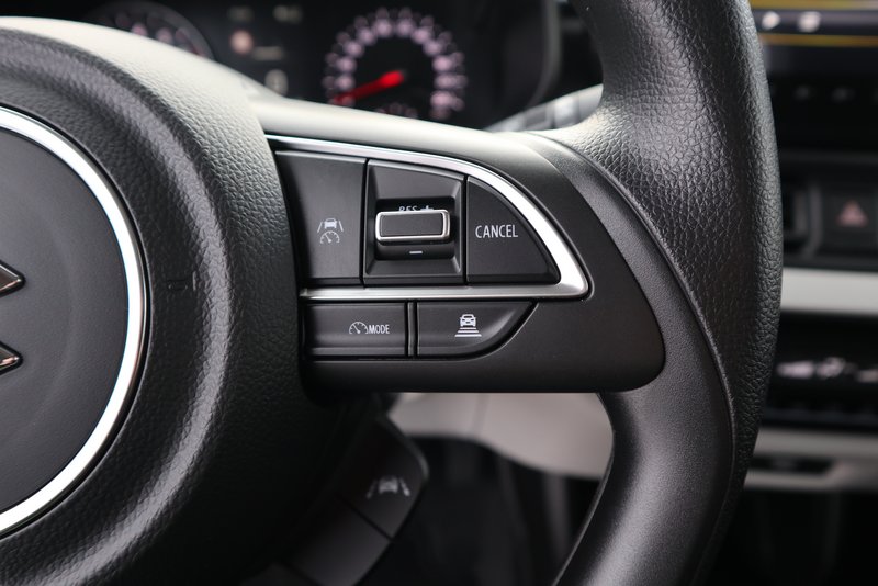 SUZUKI Swift Club /NAVI/Kamera/ACC/Klima/Metallic/uvm