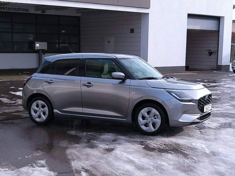 SUZUKI Swift COMFORT TOP-DEAL/NAVI/ACC/Rü-KAM/MET/uvm.