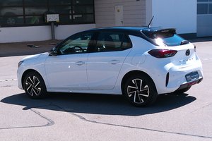 OPEL Corsa F FACELIFT/ GS LINE /1.Hd/TOP AUSSTATTUNG