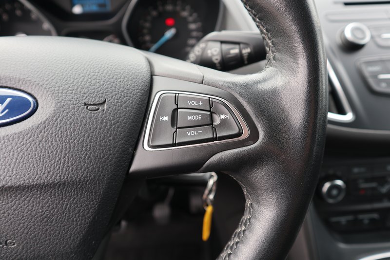 FORD C-Max mit AHK ! TREND / KLIMA / SITZHEIZUNG ! BC