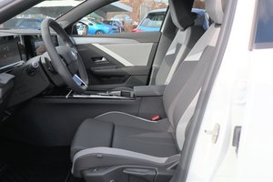 OPEL Astra Edition/Sitzheizung/Kom.-Pak/RÜ-KAM LED/BC