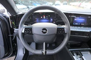 OPEL Astra Edition/Sitzheizung/Kom.-Pak/RÜ-KAM LED