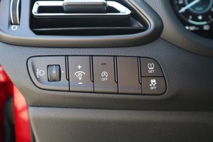 HYUNDAI i30 1.5 T-GDI Advantage Mild-Hybrid LED/Kamera