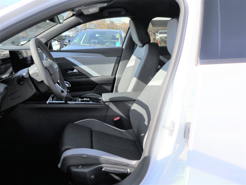 OPEL Astra Edition Navi/Lenkrad-u.Sitzhzg Keyless Go