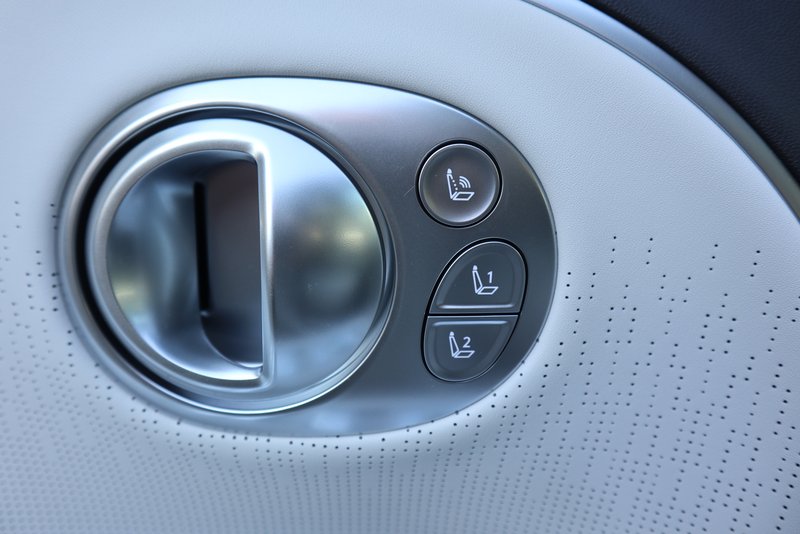 HYUNDAI IONIQ 9 UNIQ 4WD 6-Sitzer Pano