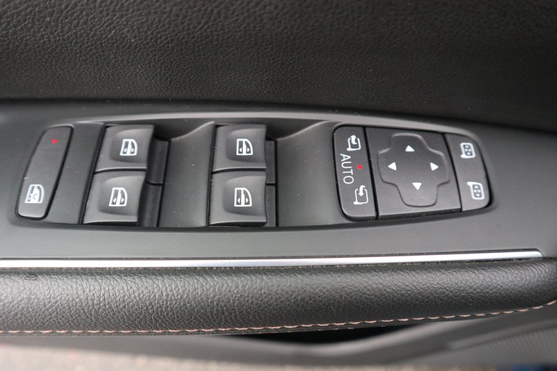 RENAULT Talisman 1.8 TCe 225 Business Edition Pano/PDC