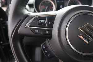 SUZUKI Swift COMFORT / 1.Hand / scheckheftgepflegt !