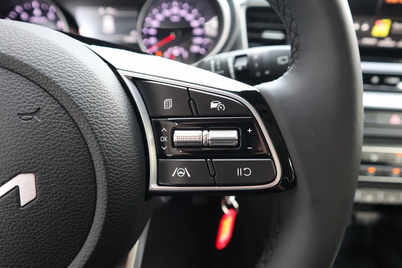 KIA Ceed / WENIG KM ! / STARKER MOTOR / TOP-AUSST. !