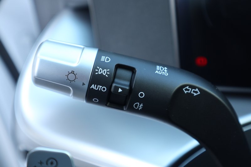 HYUNDAI IONIQ 9 UNIQ 4WD 6-Sitzer Pano