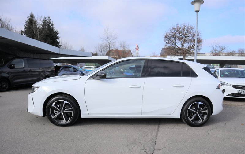 OPEL Astra Edition/Sitzheizung/Kom.-Pak/RÜ-KAM LED/BC