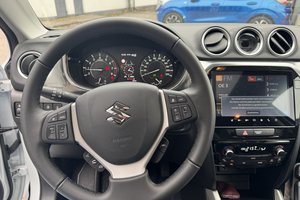 SUZUKI Vitara Comfort Plus+/ALLRAD/PANO-DACH/NAVI/129PS