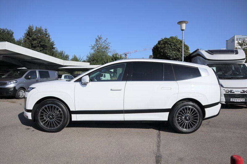 HYUNDAI IONIQ 9 UNIQ 4WD 6-Sitzer Pano