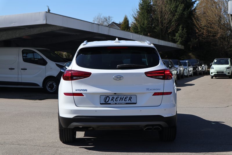 HYUNDAI Tucson 1.6 Advantage 2WD Navi/Klima/BC/eFH. NSW
