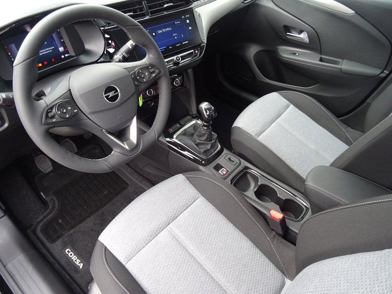 OPEL Corsa Edition Winter-/Komfort-/Tech Paket Autom.