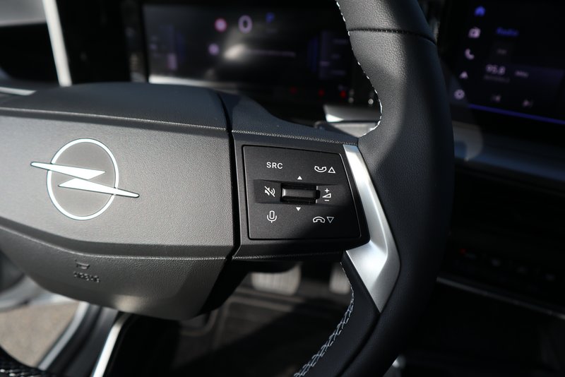 OPEL Frontera ELEKTRO/GS/TECH-PAK/NAVI/OnBoard-Charg.