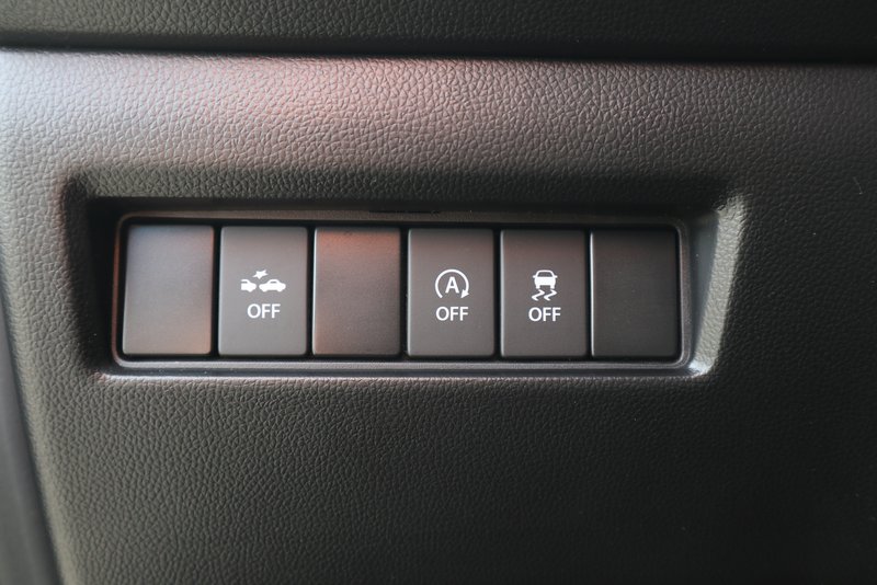 SUZUKI Swift CLUB HYBRID / 1 Hand / sparsam / wenig km