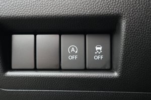 SUZUKI Ignis ELEGANCE Plus Hybrid/ ALLRAD 4x4/ NAVI /