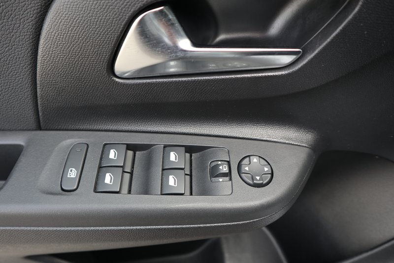OPEL Corsa GS PLUS / TOP AUSSTATT./VIELE PAKETE/1.Hd.