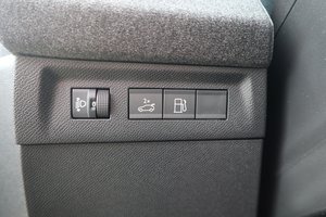 OPEL Grandland PLUGIN/KOMF+TECH-P/ALU 19/ OBC 7,4KWH