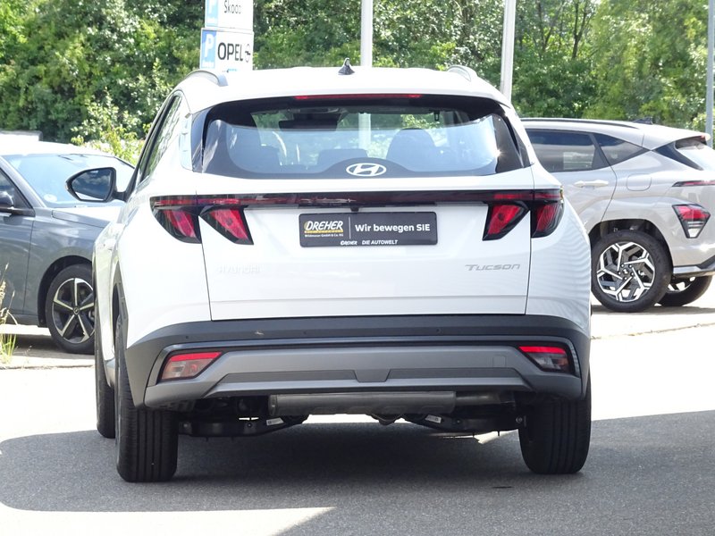 HYUNDAI Tucson Select 2WD Rückfahrkamera, Navigation