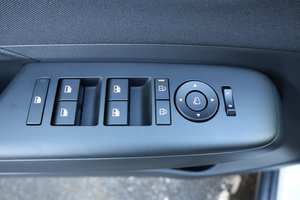 HYUNDAI KONA TREND/VOLLHYBRID/NEUPREIS  37.240,-/Extras