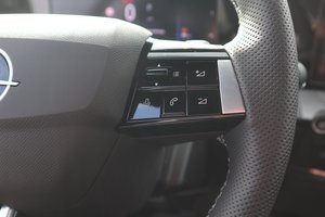 OPEL Astra Edition/Sitzheizung/Kom.-Pak/RÜ-KAM LED/BC
