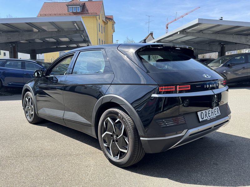 HYUNDAI IONIQ 5 / wenig km! / DYNAMIQ-Pak / Met / 800V