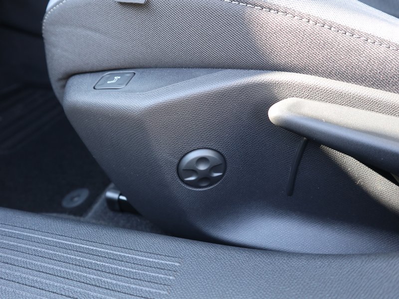 OPEL Astra Edition Navi/Lenkrad-u.Sitzhzg Keyless Go