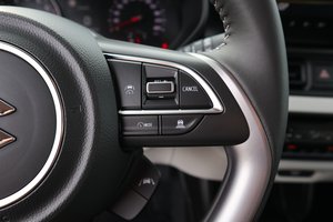 SUZUKI Swift COMFORT TOP-DEAL/2-FARBEN/NAVI/ACC/Rü-KAM