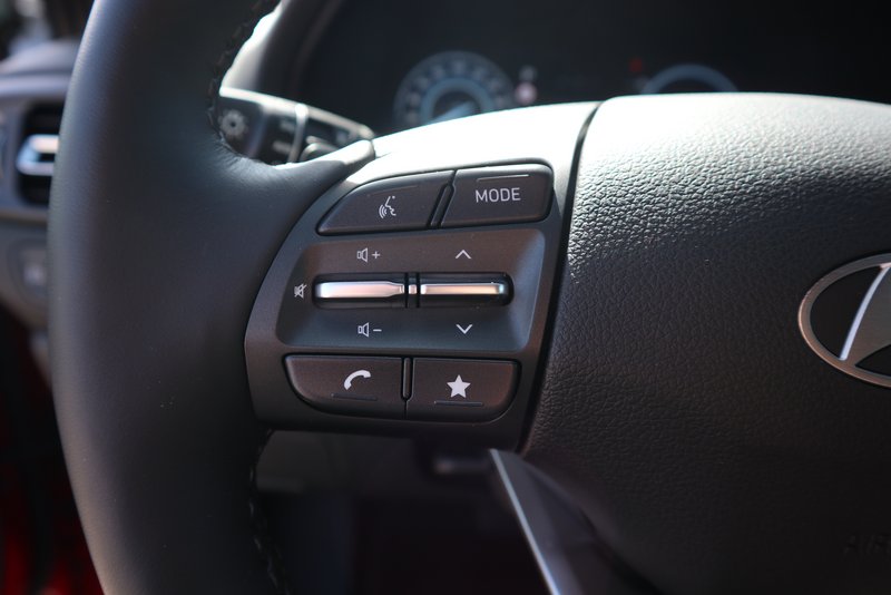 HYUNDAI i30 1.5 T-GDI Advantage Mild-Hybrid LED/Kamera