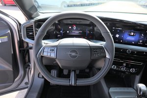 OPEL Mokka EDITION Plus/TECH & KOMFORT-Paket / NAVI !