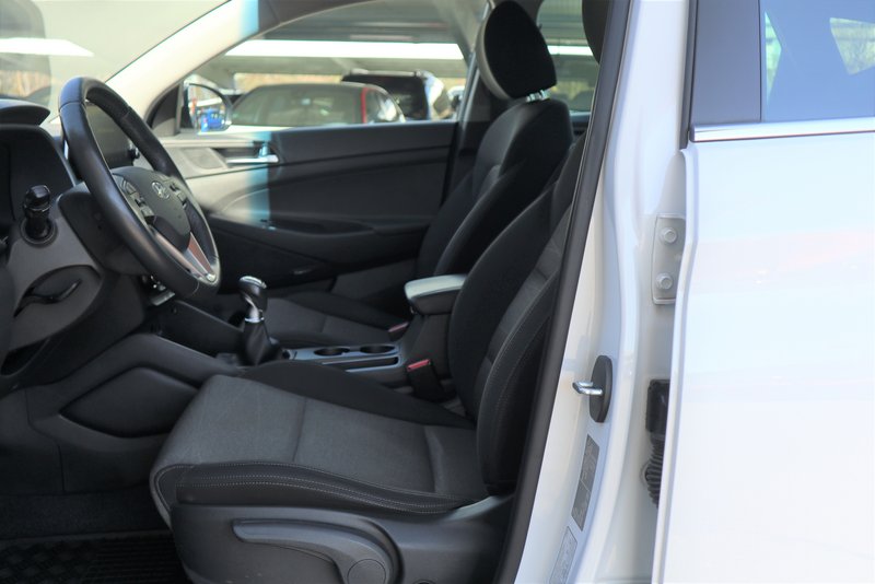 HYUNDAI Tucson 1.6 Advantage 2WD Navi/Klima/BC/eFH. NSW