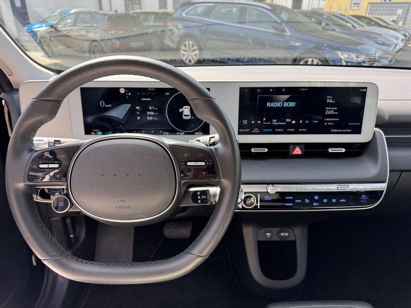 HYUNDAI IONIQ 5 / wenig km! / DYNAMIQ-Pak / Met / 800V