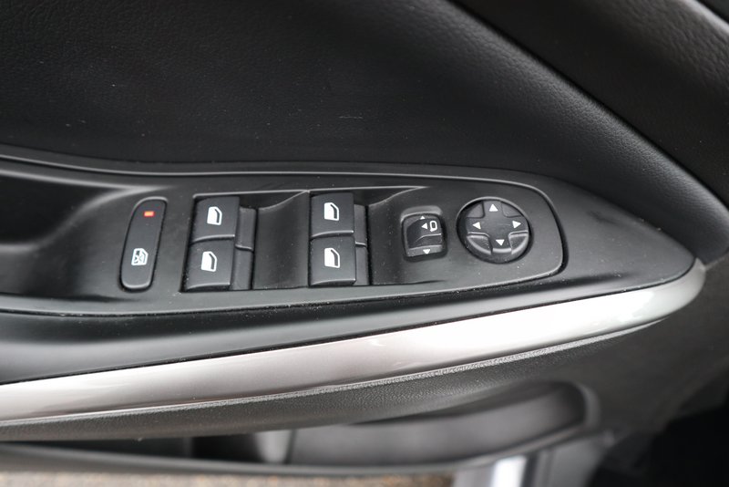 OPEL Grandland 1.2 Turbo Ultimate Navi/Klima/Sitzhzg.