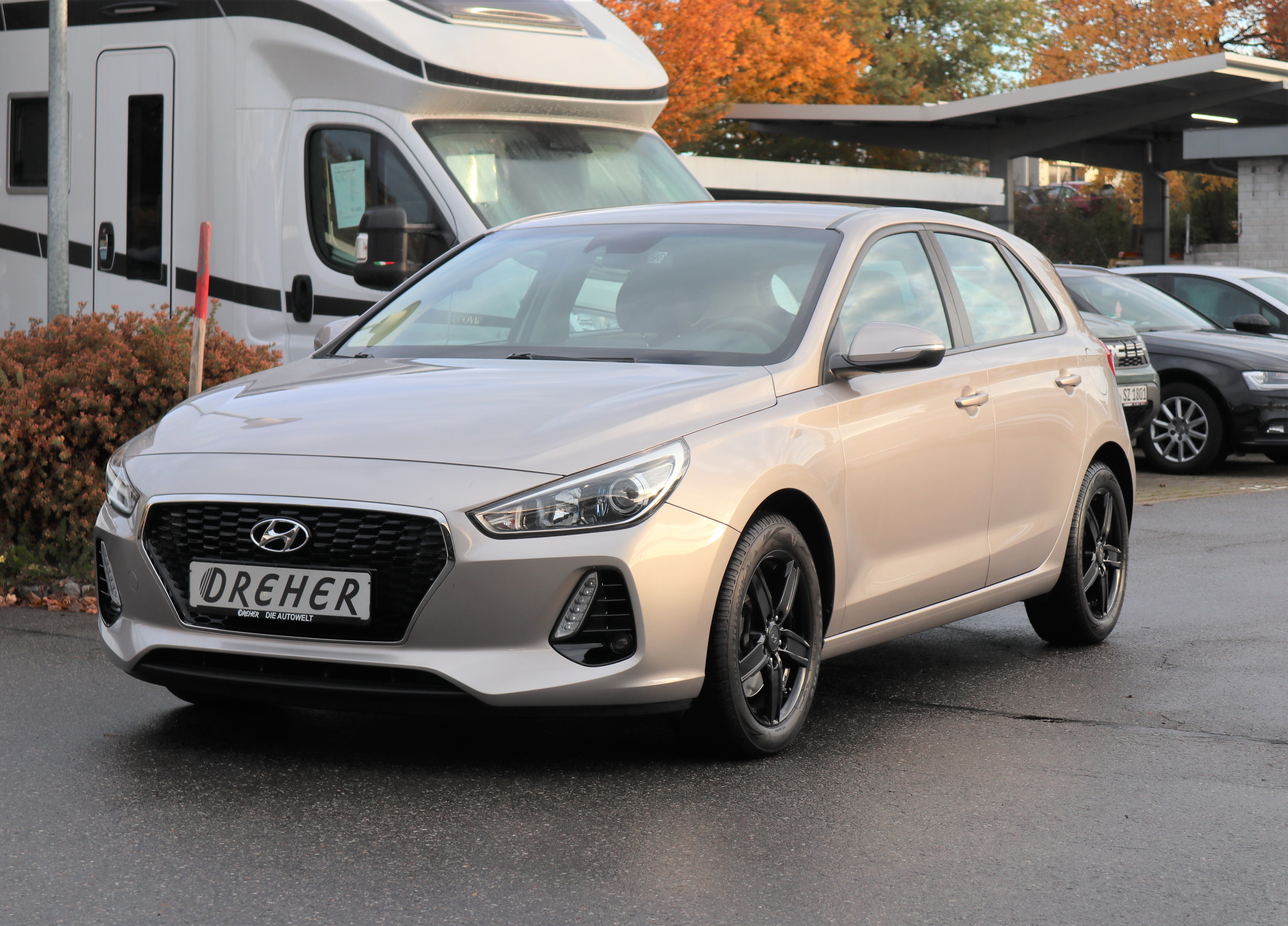 HYUNDAI i30 TREND PLUS / SITZHEIZ/MET/TEMPOMAT/KLIMA...