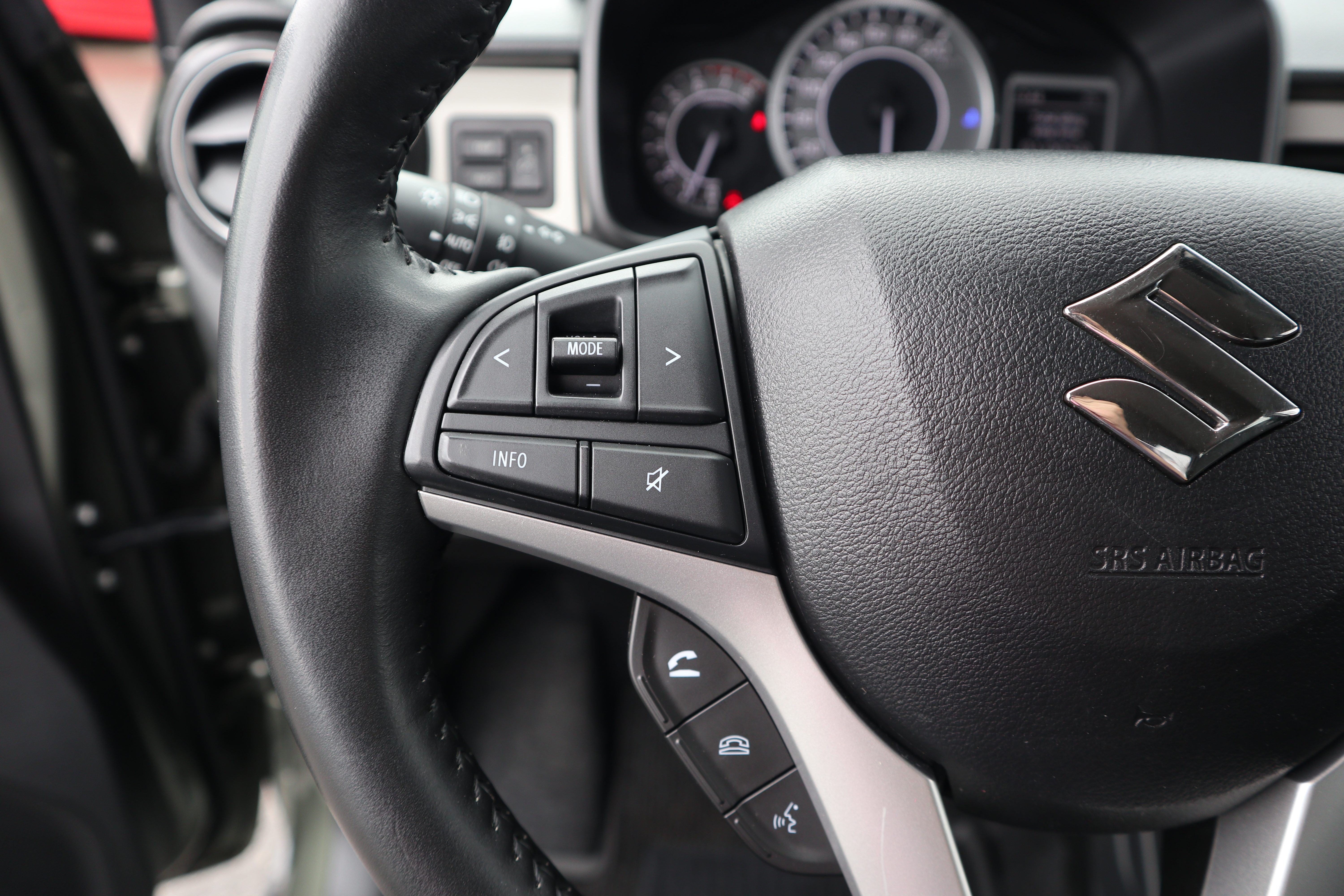SUZUKI Ignis ELEGANCE Plus Hybrid/ ALLRAD 4x4/ NAVI /