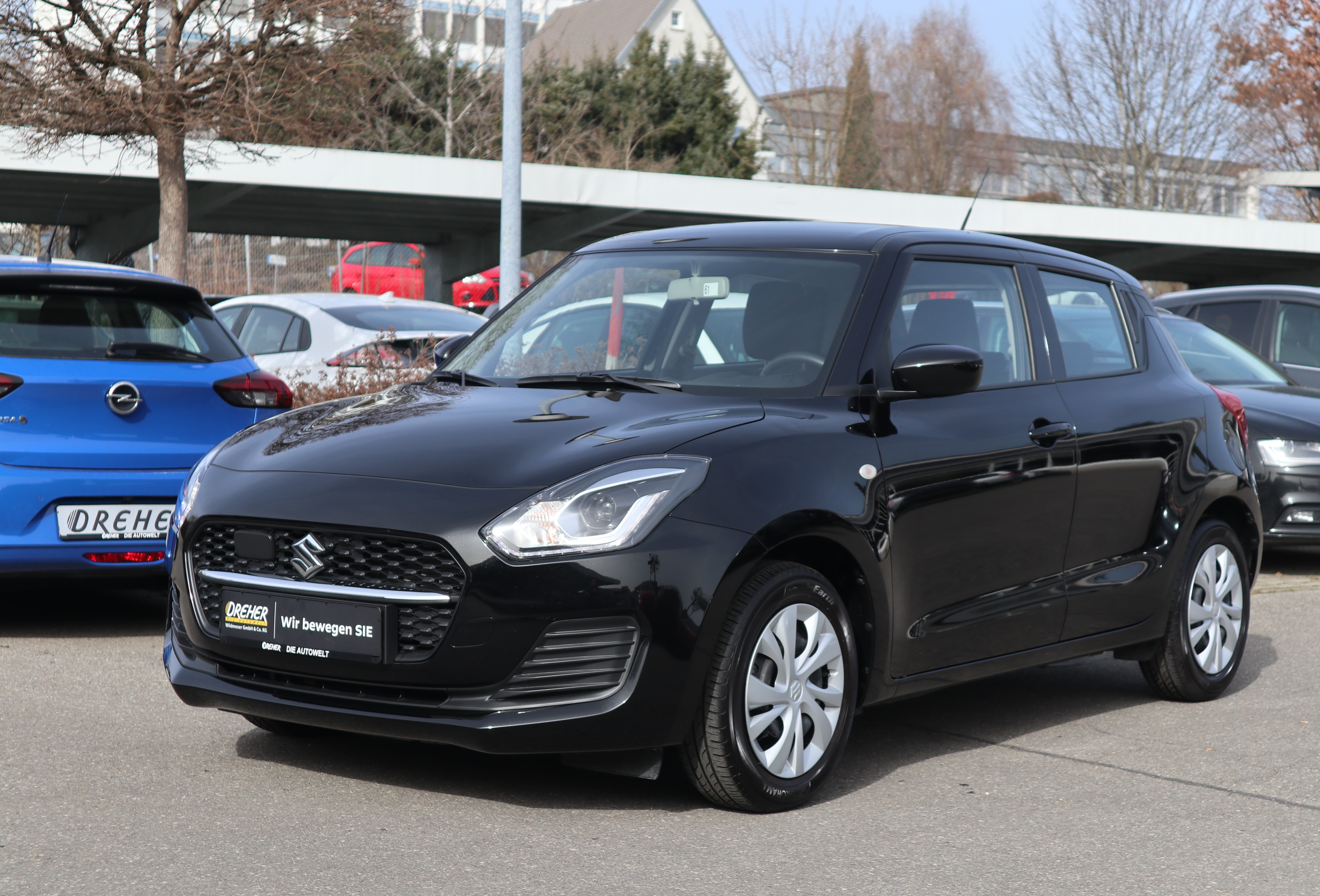 SUZUKI Swift CLUB HYBRID / 1 Hand / sparsam / wenig km