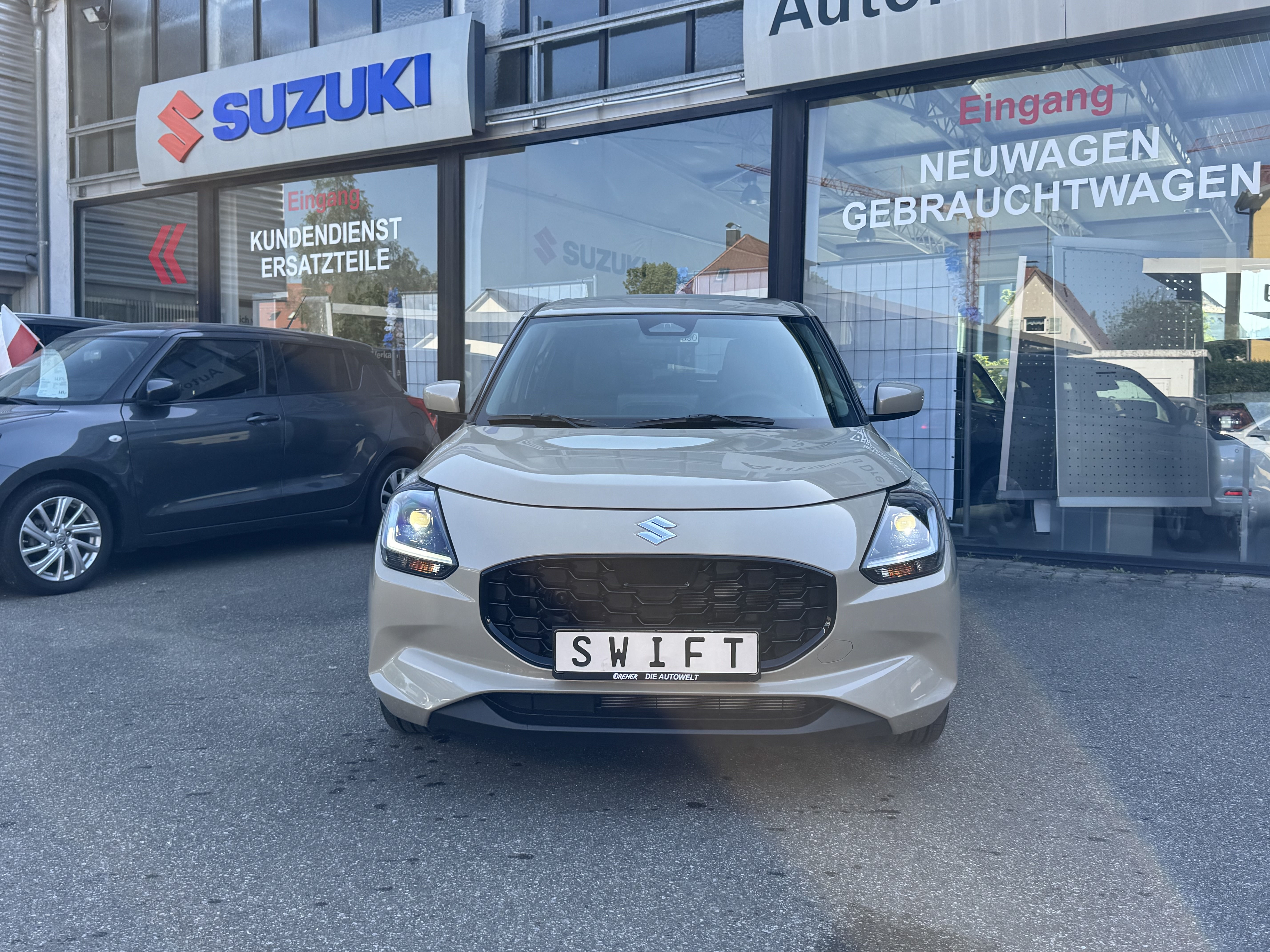 SUZUKI Swift Comfort AUTOMATIK/NAVI/SITZHEIZ/RÜ-KAM/UVM