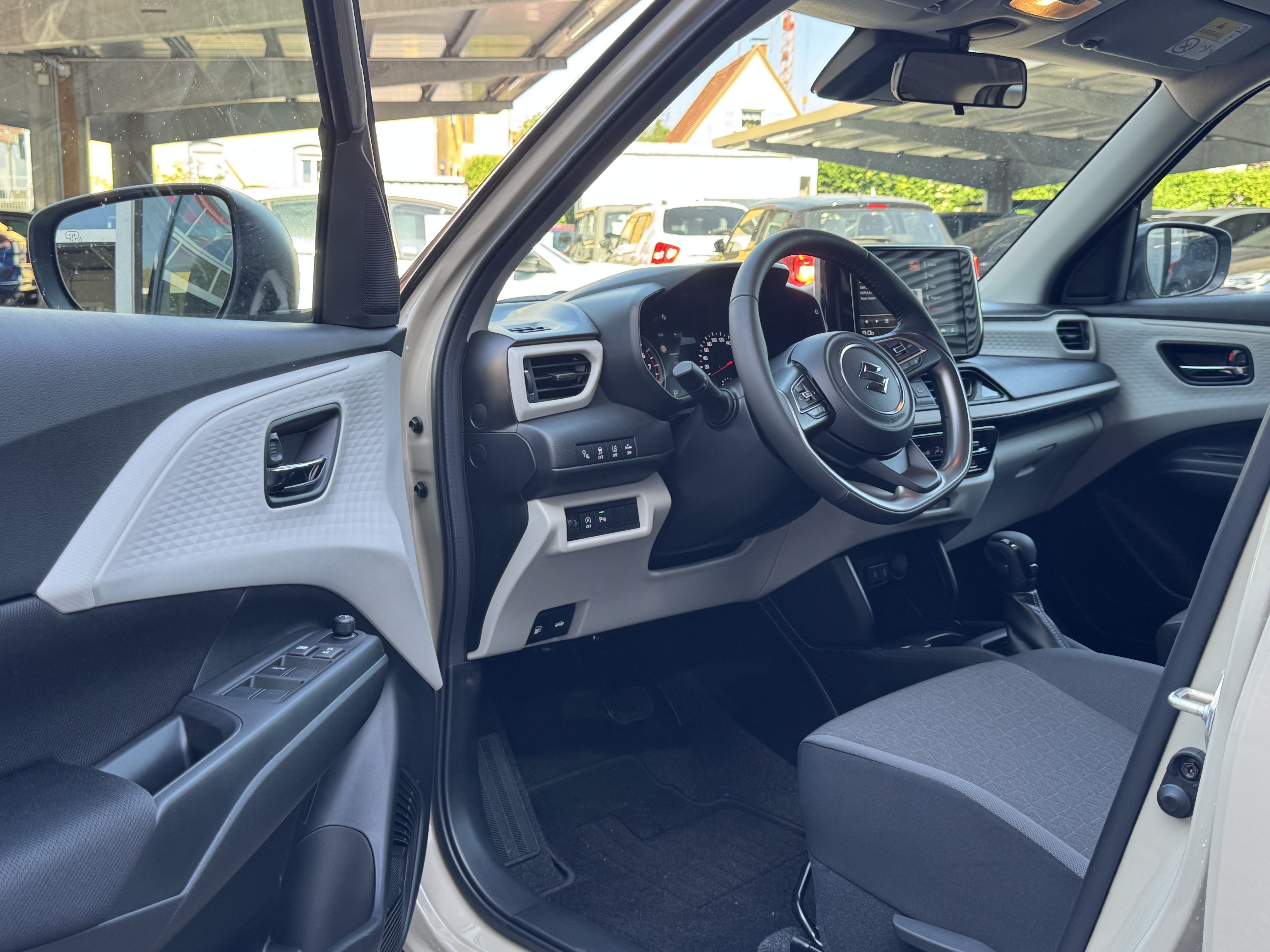SUZUKI Swift Comfort AUTOMATIK/NAVI/SITZHEIZ/RÜ-KAM/UVM