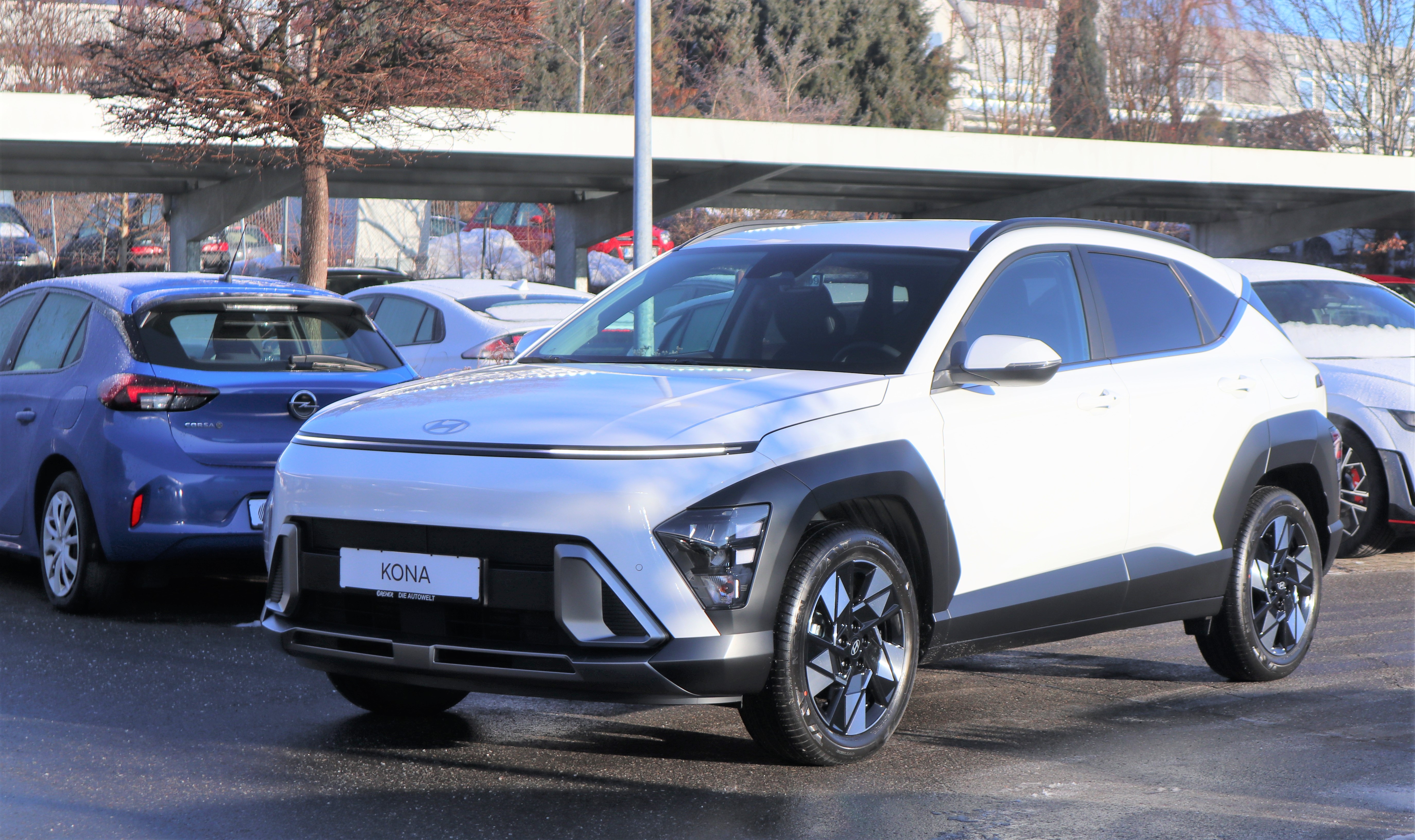 HYUNDAI KONA TREND/VOLLHYBRID/NEUPREIS  37.240,-/Extras