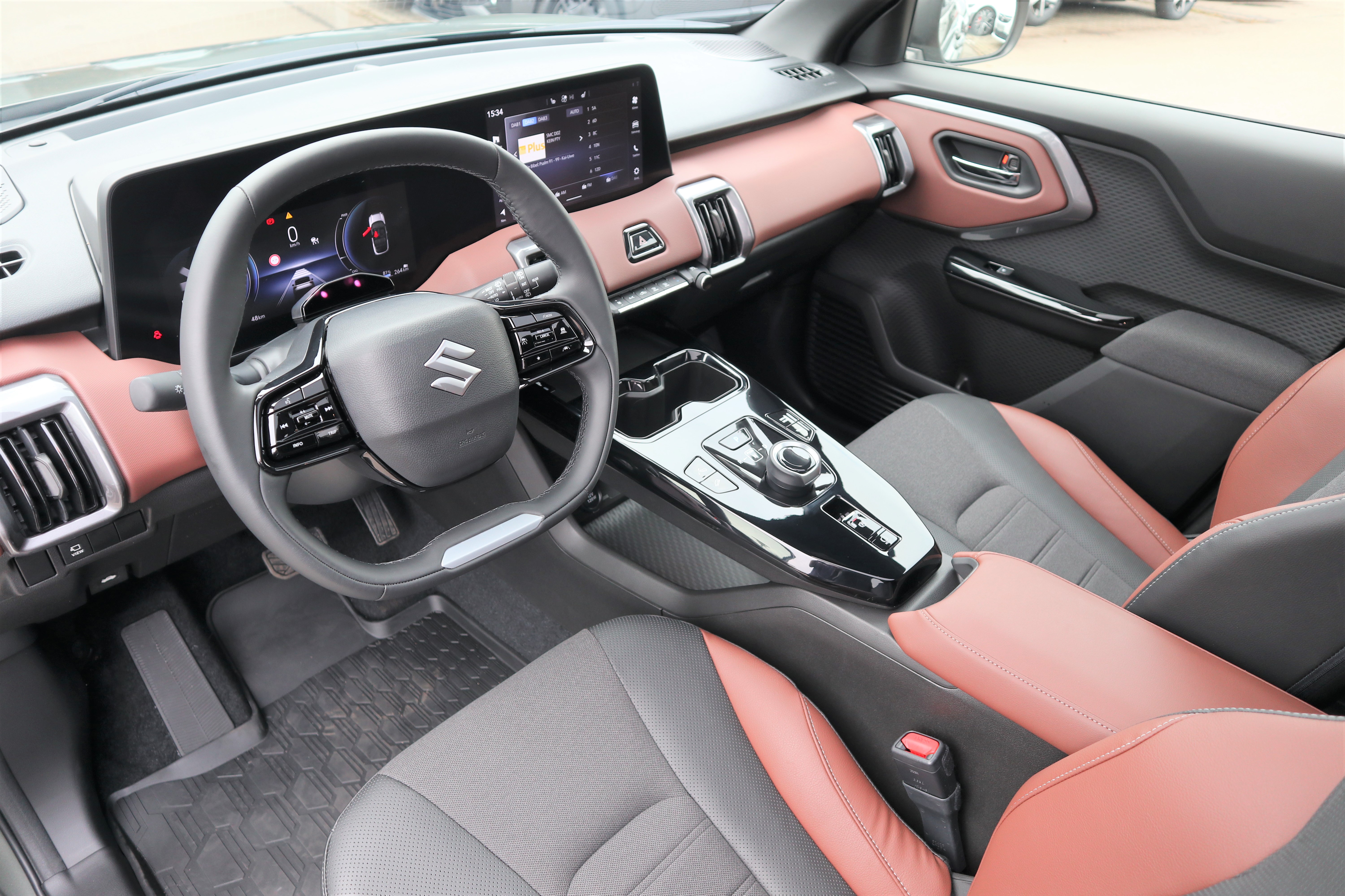 SUZUKI Vitara-e Elektro / ALLRAD / COMFORT PLUS /EXTRAS
